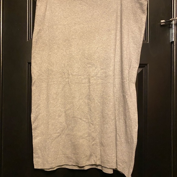 Reitmans skirt and top set in medium heather. Size 22 - Picture 5 of 11